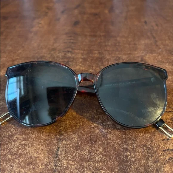 Tortoise sunglasses - Picture 7 of 7